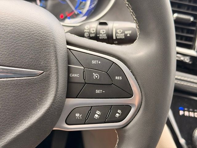 2023 Chrysler Pacifica Hybrid Touring L