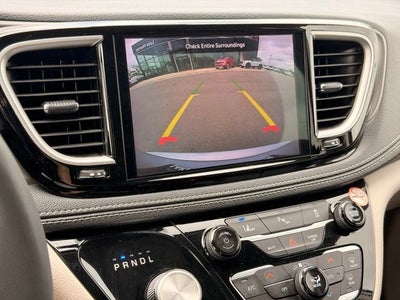 2023 Chrysler Pacifica Hybrid Touring L