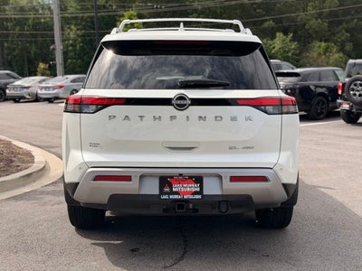 2023 Nissan Pathfinder SL