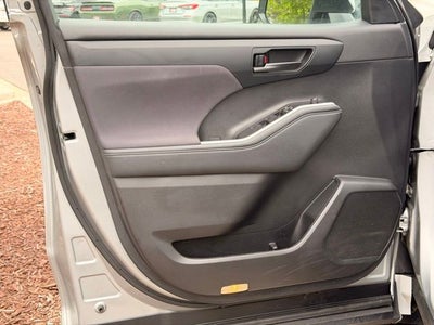2023 Toyota Highlander LE