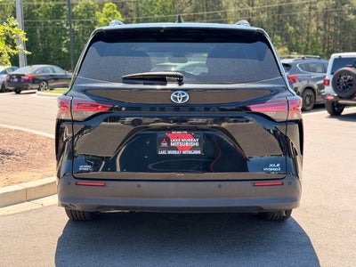 2022 Toyota Sienna XLE 7 Passenger