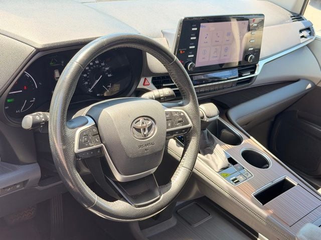 2022 Toyota Sienna XLE 7 Passenger