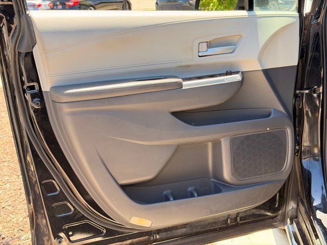 2022 Toyota Sienna XLE 7 Passenger