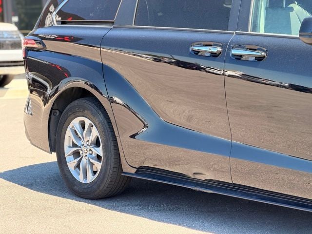 2022 Toyota Sienna XLE 7 Passenger