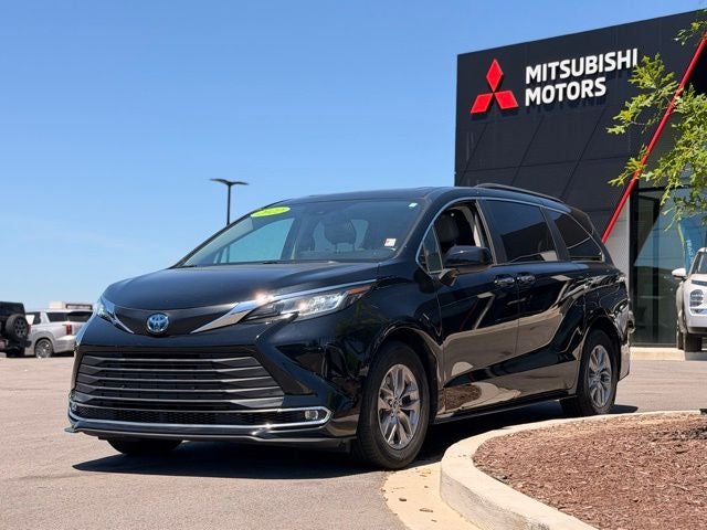 2022 Toyota Sienna XLE 7 Passenger