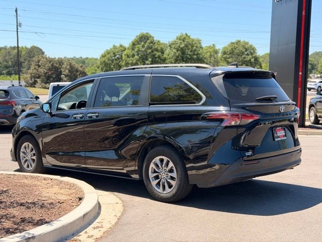 2022 Toyota Sienna XLE 7 Passenger