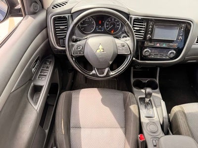 2016 Mitsubishi Outlander SE