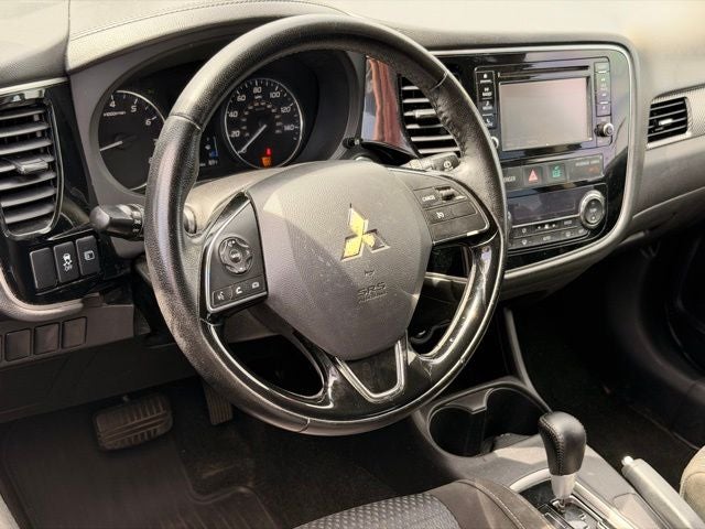 2016 Mitsubishi Outlander SE
