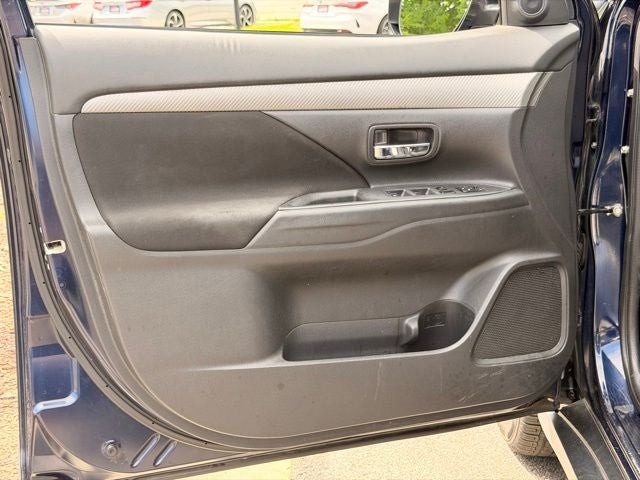 2016 Mitsubishi Outlander SE
