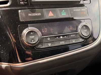 2016 Mitsubishi Outlander SE