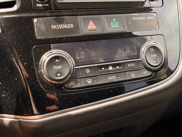 2016 Mitsubishi Outlander SE