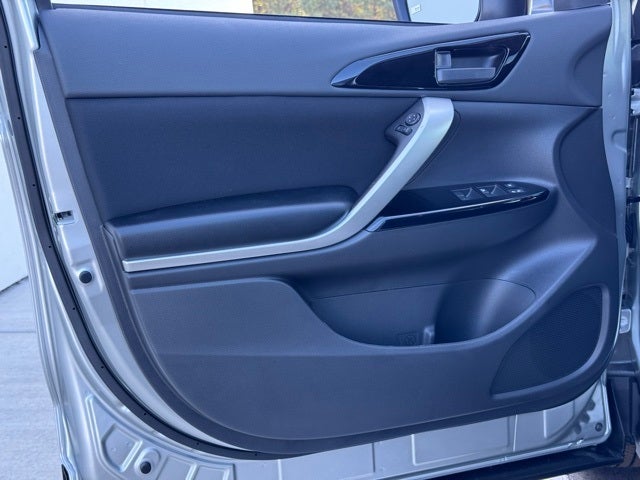 2025 Mitsubishi Eclipse Cross Base