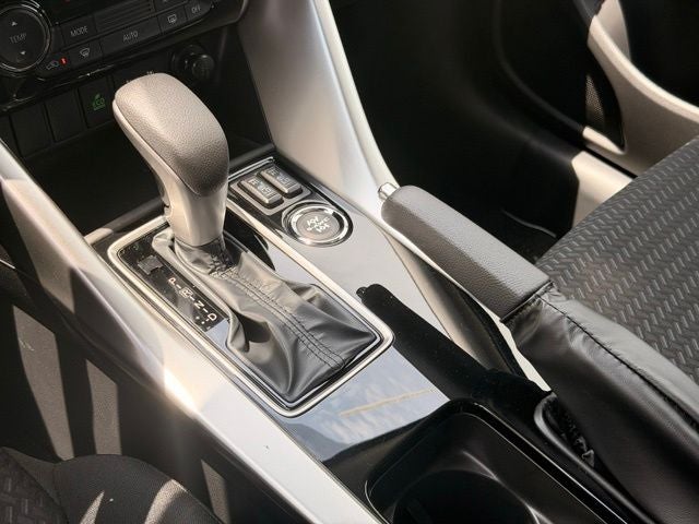 2026 Mitsubishi Eclipse Cross LE