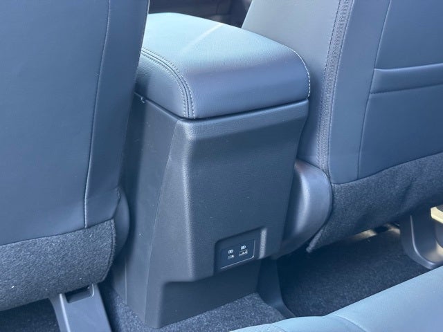 2025 Mitsubishi Eclipse Cross Base