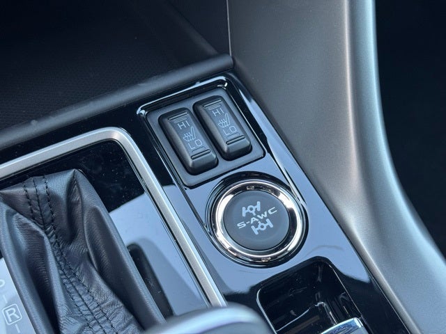 2025 Mitsubishi Eclipse Cross Base