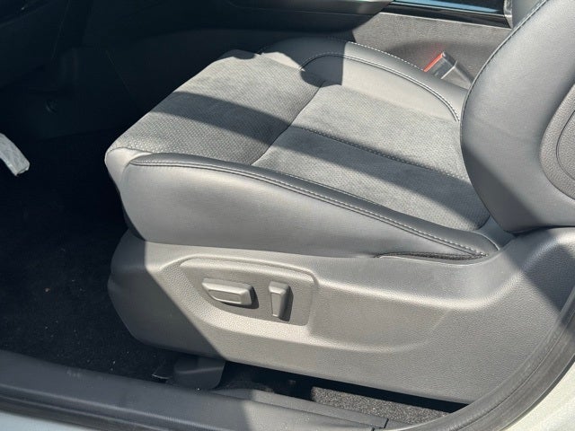 2025 Mitsubishi Eclipse Cross Base