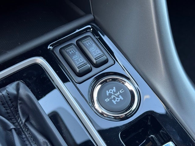 2025 Mitsubishi Eclipse Cross Base