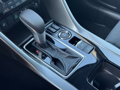 2025 Mitsubishi Eclipse Cross Base