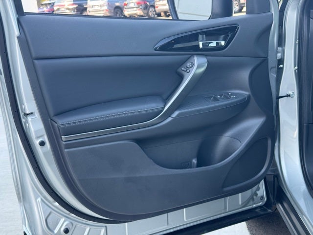 2025 Mitsubishi Eclipse Cross Base