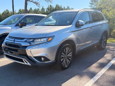 2020 Mitsubishi Outlander Base