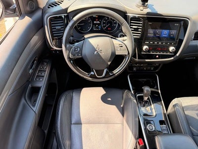2020 Mitsubishi Outlander Base
