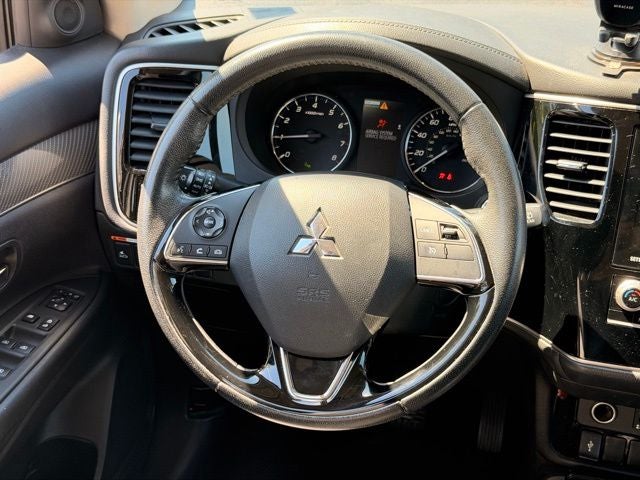2020 Mitsubishi Outlander Base