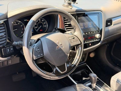 2020 Mitsubishi Outlander Base