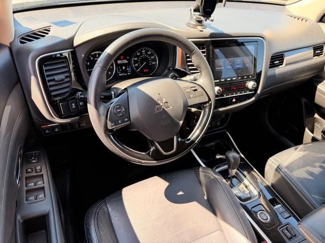 2020 Mitsubishi Outlander Base