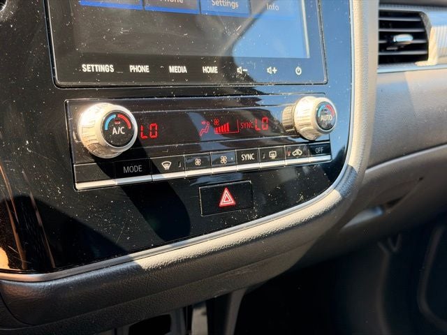 2020 Mitsubishi Outlander Base