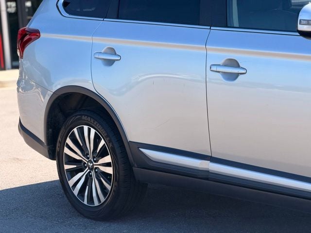 2020 Mitsubishi Outlander Base
