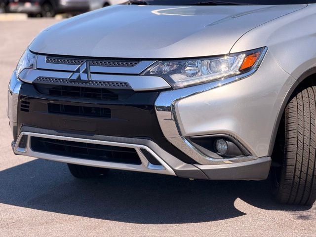 2020 Mitsubishi Outlander Base