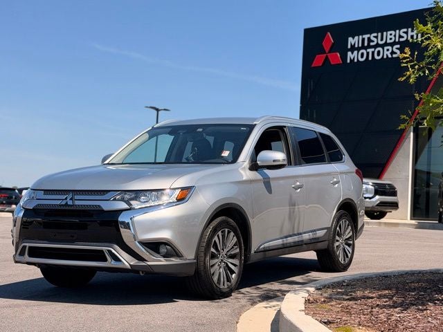2020 Mitsubishi Outlander Base