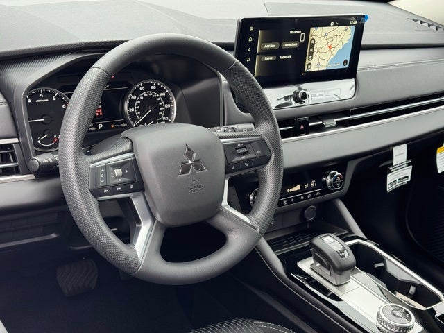 2025 Mitsubishi Outlander ES
