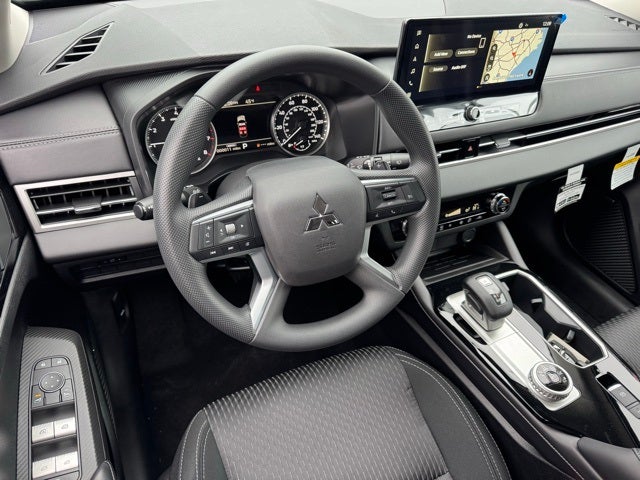 2025 Mitsubishi Outlander ES
