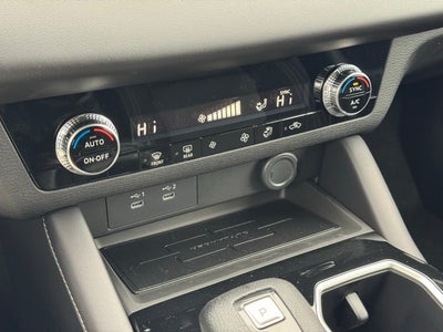 2025 Mitsubishi Outlander ES