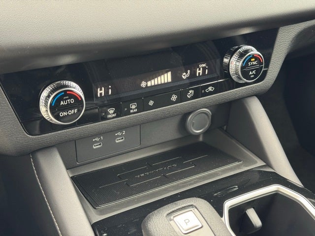 2025 Mitsubishi Outlander ES