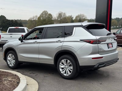 2025 Mitsubishi Outlander ES