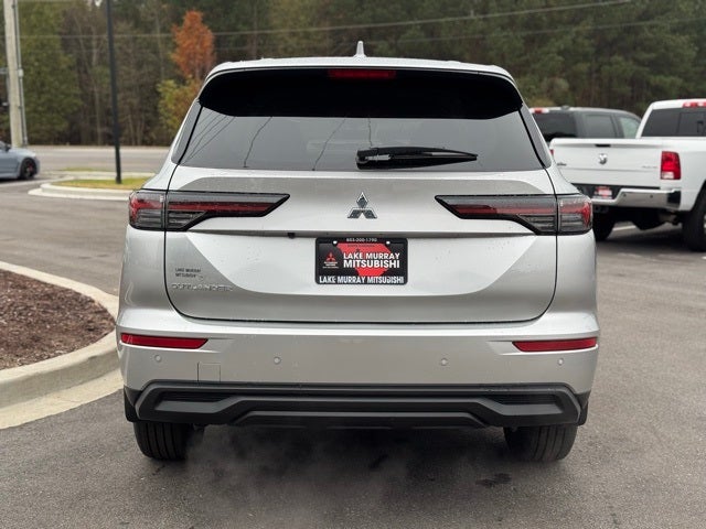 2025 Mitsubishi Outlander ES