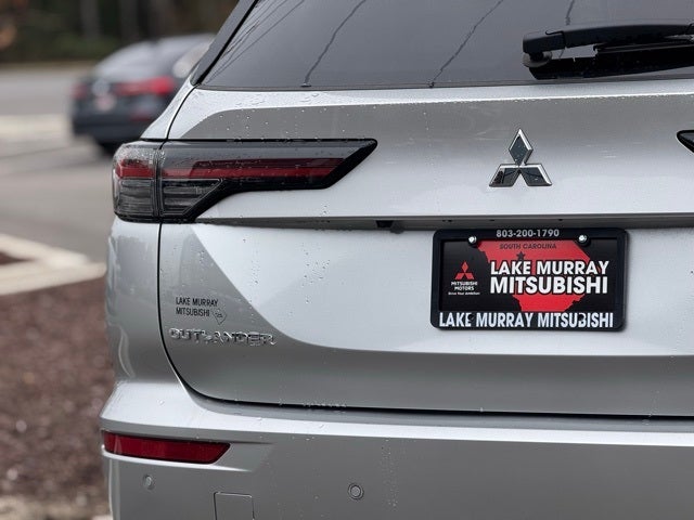 2025 Mitsubishi Outlander ES