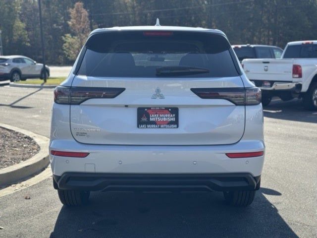 2025 Mitsubishi Outlander ES