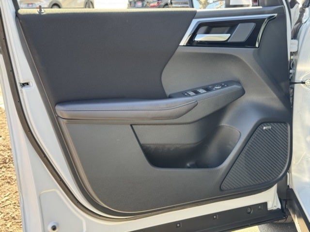 2025 Mitsubishi Outlander ES