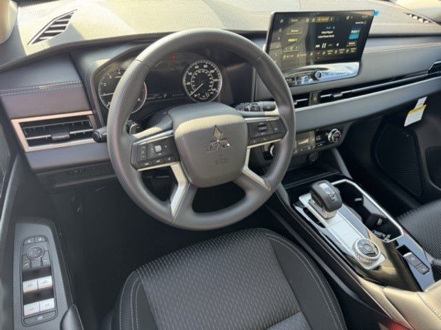 2025 Mitsubishi Outlander ES