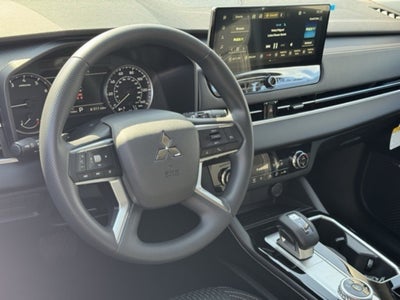 2025 Mitsubishi Outlander ES