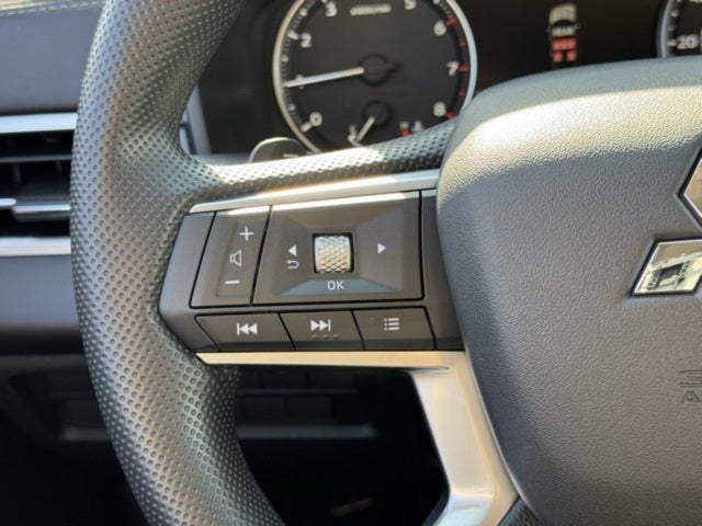 2025 Mitsubishi Outlander ES