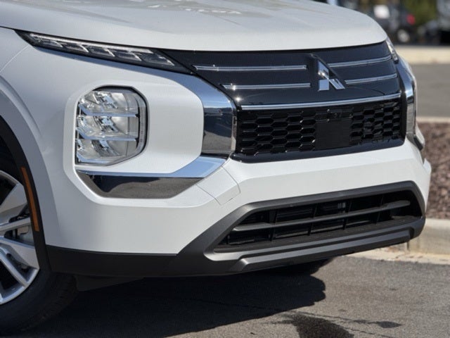 2025 Mitsubishi Outlander ES