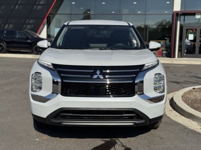 2025 Mitsubishi Outlander ES