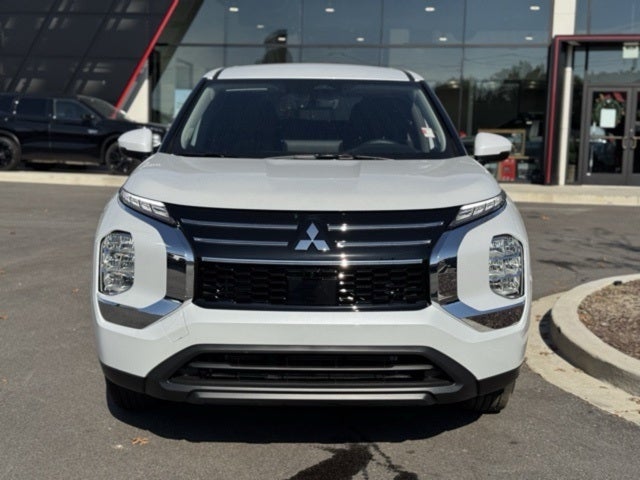 2025 Mitsubishi Outlander ES