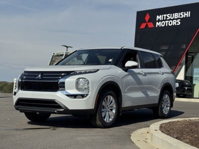 2025 Mitsubishi Outlander ES