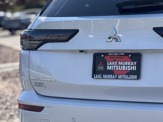 2025 Mitsubishi Outlander ES