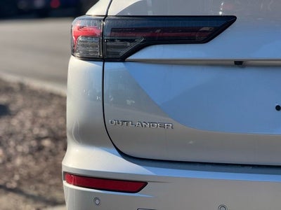 2026 Mitsubishi Outlander ES